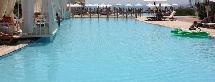 Maxima Paradise Resort Beach is one of K G'ın Beğendiği Mekanlar.