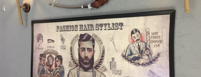 Semih HAYDAROĞLU Barber's Club is one of Posti che sono piaciuti a murat.