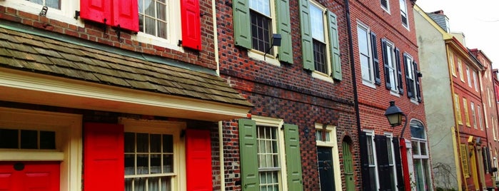 Elfreth's Alley is one of East Coast roadtrip - To Do.