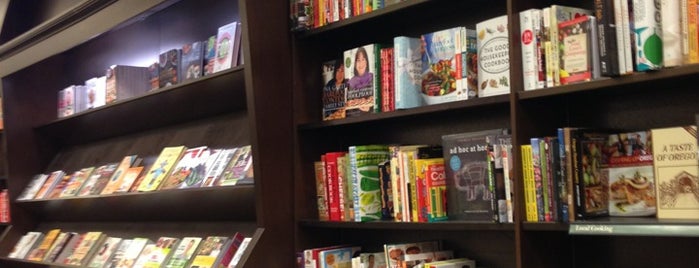 Barnes & Noble is one of Sammy : понравившиеся места.