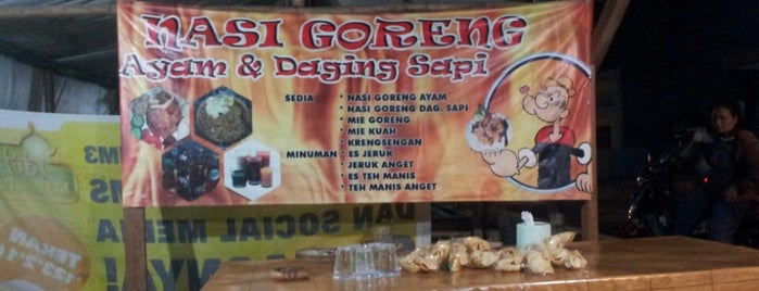 Nasi Goreng Ji is one of Lokasi Makan di Mojokerto.