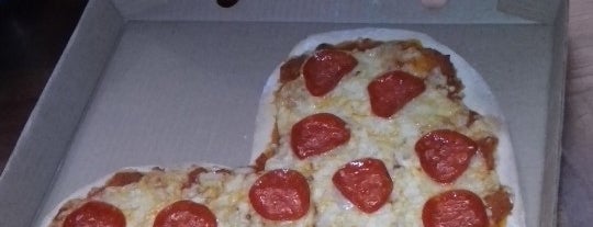 Pizza N' Love is one of Lugares guardados de Luis.