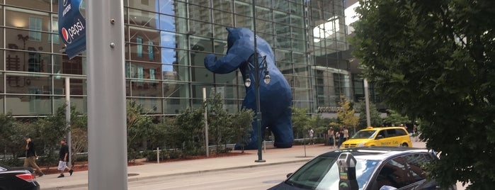 Big Blue Bear (I See What You Mean) is one of Locais curtidos por Kris.