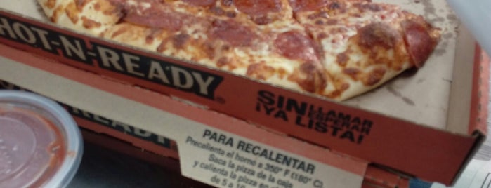 Little Caesars Pizza is one of Lugares favoritos de Paco.