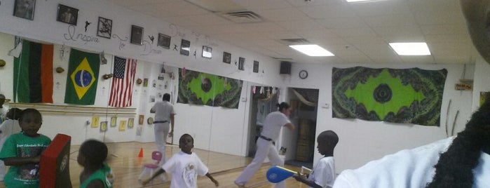 Grupo Liberdade de Capoeira @ Umoja Dance Studio is one of Orte, die Sherina gefallen.
