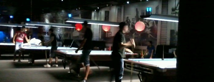 BSD Billiard Snooker Darts Club is one of Dan 님이 좋아한 장소.