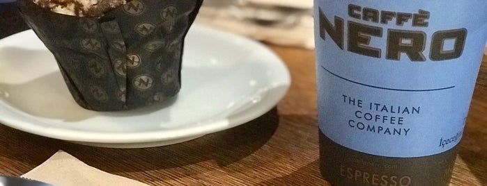 Caffè Nero is one of Posti che sono piaciuti a Serbay.