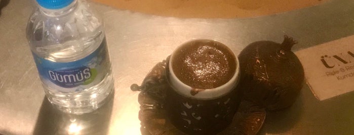 Ünal Pide & Kumda Kahve is one of Locais curtidos por Özgür.