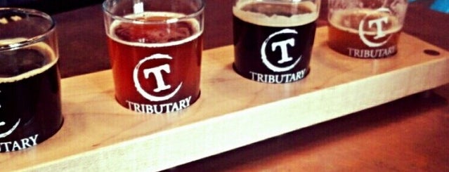 Tributary Brewing Company is one of Lugares favoritos de Lindsaye.