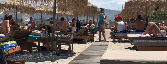 Heaven Artemis Beach Bar is one of İstanköy(kos).