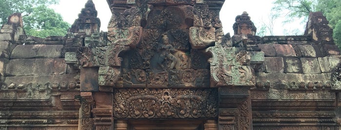 Banteay Srei Temple ប្រាសាទបន្ទាយស្រី is one of Unforgettable Siem Reap.