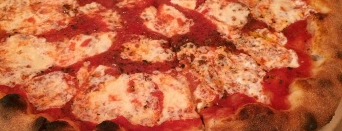 Luna Pizza is one of Tom's Pizza List (Best Places).