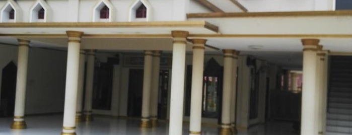 Masjid Jami Darussalam is one of 21.10 Masjid.