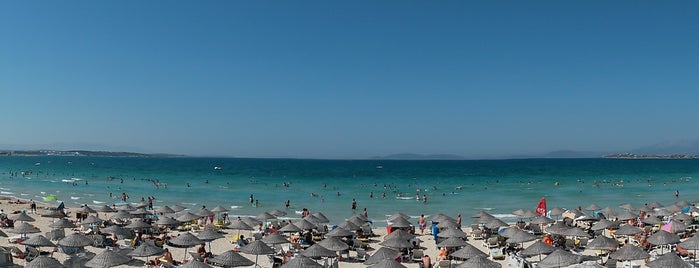 Ilıca Plajı is one of Tempat yang Disukai Enes.