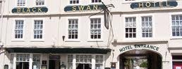 The Black Swan is one of Ian Marchant Longest Crawl.