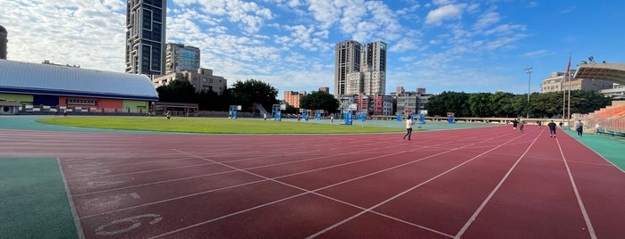 板橋第二運動場 is one of สถานที่ที่ Vicky ถูกใจ.