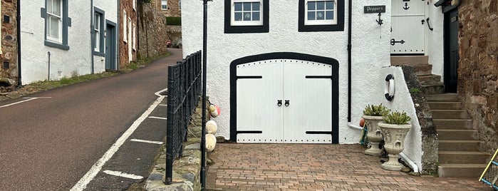 Crail Harbour is one of Castle-Trail.