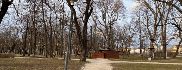 Orczy Kalandpark is one of mászkálós.