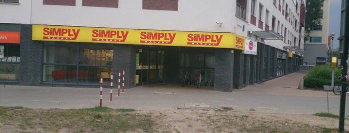 Simply Market is one of Lieux qui ont plu à Renia.