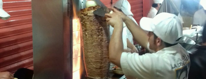 Tacos La Esquinita is one of สถานที่ที่ Alejandro ถูกใจ.