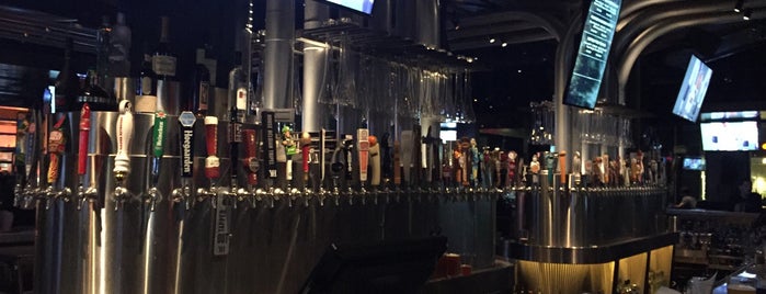 Yard House is one of Posti che sono piaciuti a Kleber.