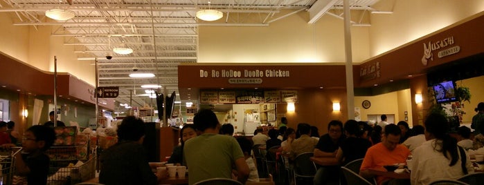 DooRe HoDoo DooRe Chicken is one of Stephanie 님이 좋아한 장소.