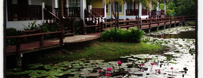 Le Charme Sukhothai Resort is one of เที่ยวสิ้นปี 56.