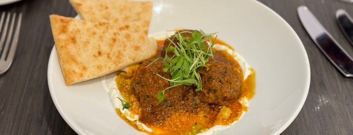 American Airlines Flagship Dining is one of Airport lounges.