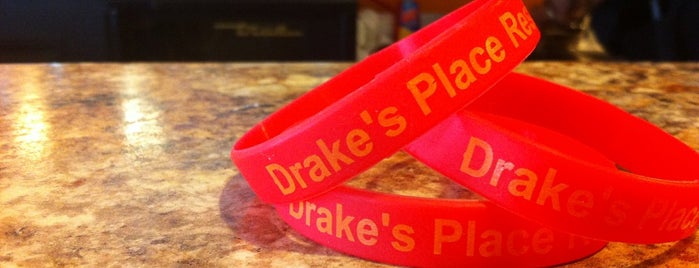 Drake's Place American Cuisine is one of Jonathanさんのお気に入りスポット.