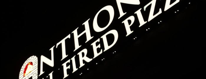 Anthony's Coal Fired Pizza is one of สถานที่ที่บันทึกไว้ของ 🦁.