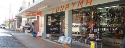 Lunayma is one of Tempat yang Disukai Annie.