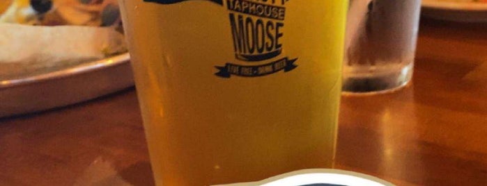 Thirsty Moose Tap House - Merrimack is one of Locais curtidos por Jake.