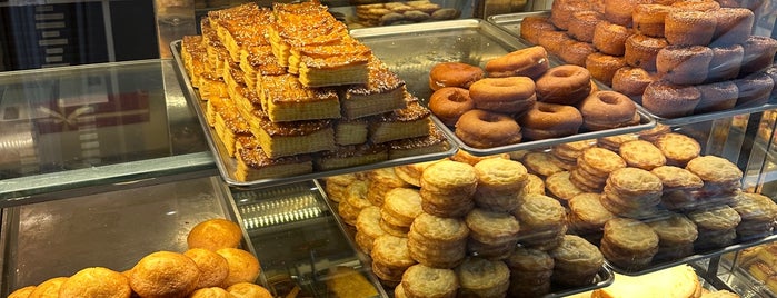 Rex Pastry Shop | شیرینی سرای رکس is one of Posti salvati di Mohsen.