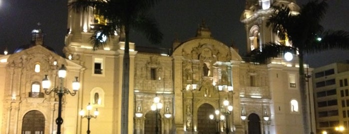 Plaza Mayor de Lima is one of Tempat yang Disimpan Fabio.