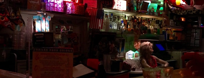 Trailer Park Lounge & Grill is one of Posti che sono piaciuti a Jason.