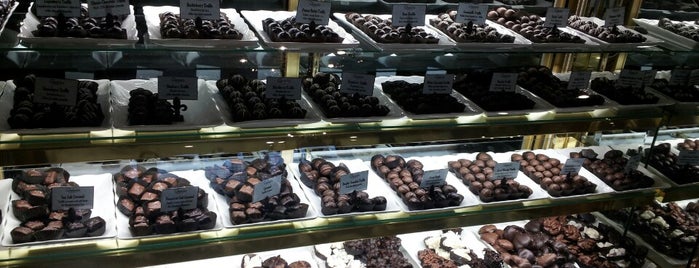 Chocolate Market is one of Locais salvos de Marc.