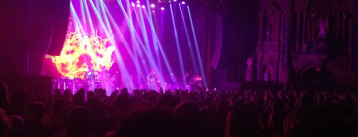 Louisville Palace Theatre is one of Kentucky Y'all.