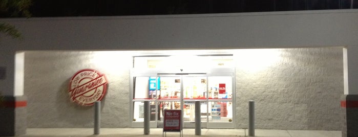 Office Depot - CLOSED is one of Places merchandised/reset/demo vol 2.