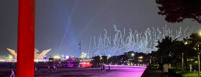 Golden Beach Huangdao is one of EunKyu : понравившиеся места.