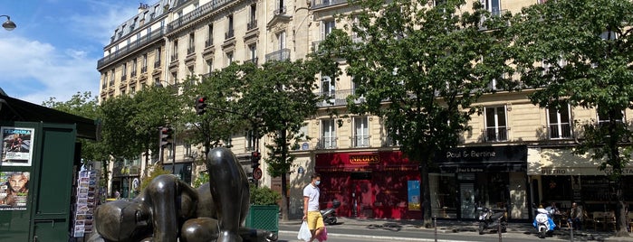 Place Theodor Herzl is one of Locais curtidos por Jimena.