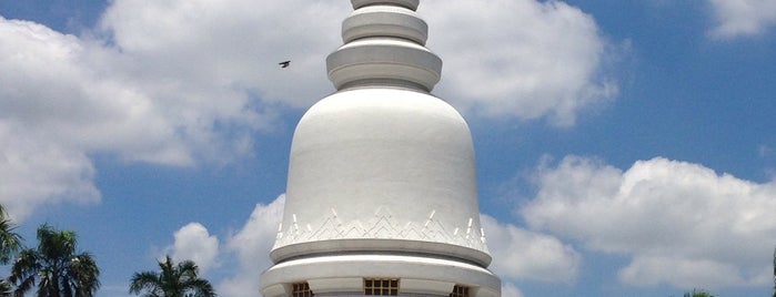 Wat Phra Si Mahathat is one of Temple.