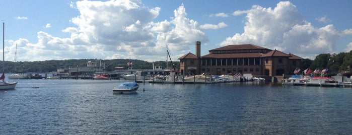 Lake Geneva Waterfront is one of Tempat yang Disukai Kelly.