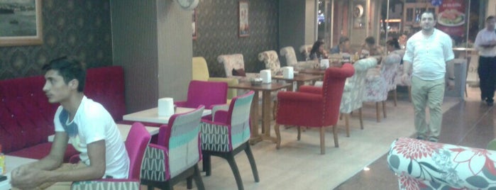 Es Cafe Nargile &Simit Evi is one of Tempat yang Disukai 🔥By.