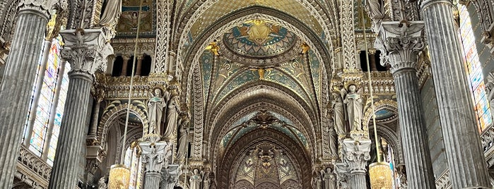 Basílica Notre-Dame de Fourvière is one of Lugares favoritos de Şakir.