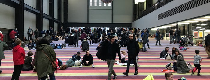Tate Modern is one of Şakir'in Beğendiği Mekanlar.