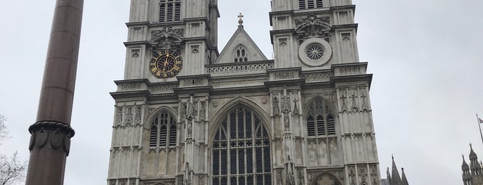 Westminster Abbey is one of Tempat yang Disukai Şakir.