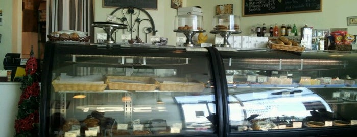 Le Petit Croissant is one of Quit drinking=crave sugar.  Dessert and  Bakeries.