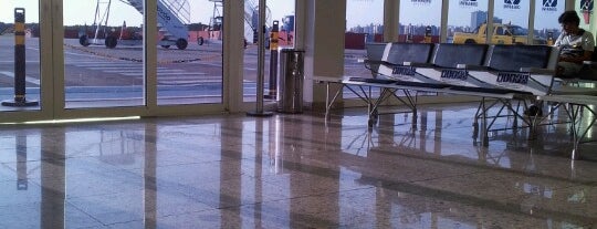 Aeroporto de Vitória / Eurico de Aguiar Salles (VIX) is one of Flaviaさんのお気に入りスポット.