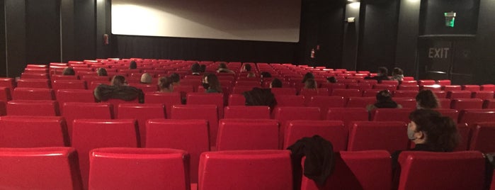 Cinema Vendôme is one of LÀ OÙ JE TRAÎNE.