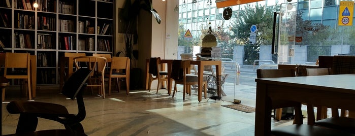 B612 is one of Seoul Cafés.